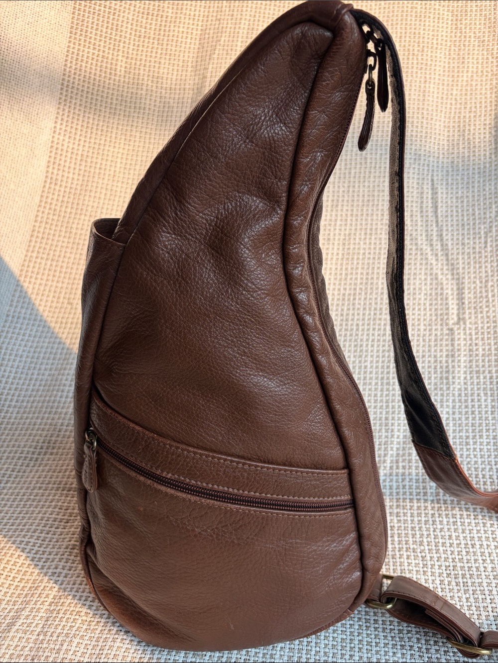 AmeriBag Healthy Back Bag in brown